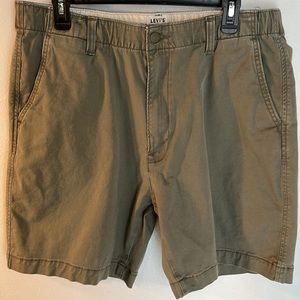 Levi’s, xx chino ez, Mens L, grey twill stretch shorts.7.5” inseam. Button zip.